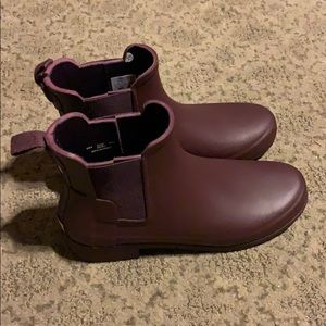 Hunter rain boots in the color purple
